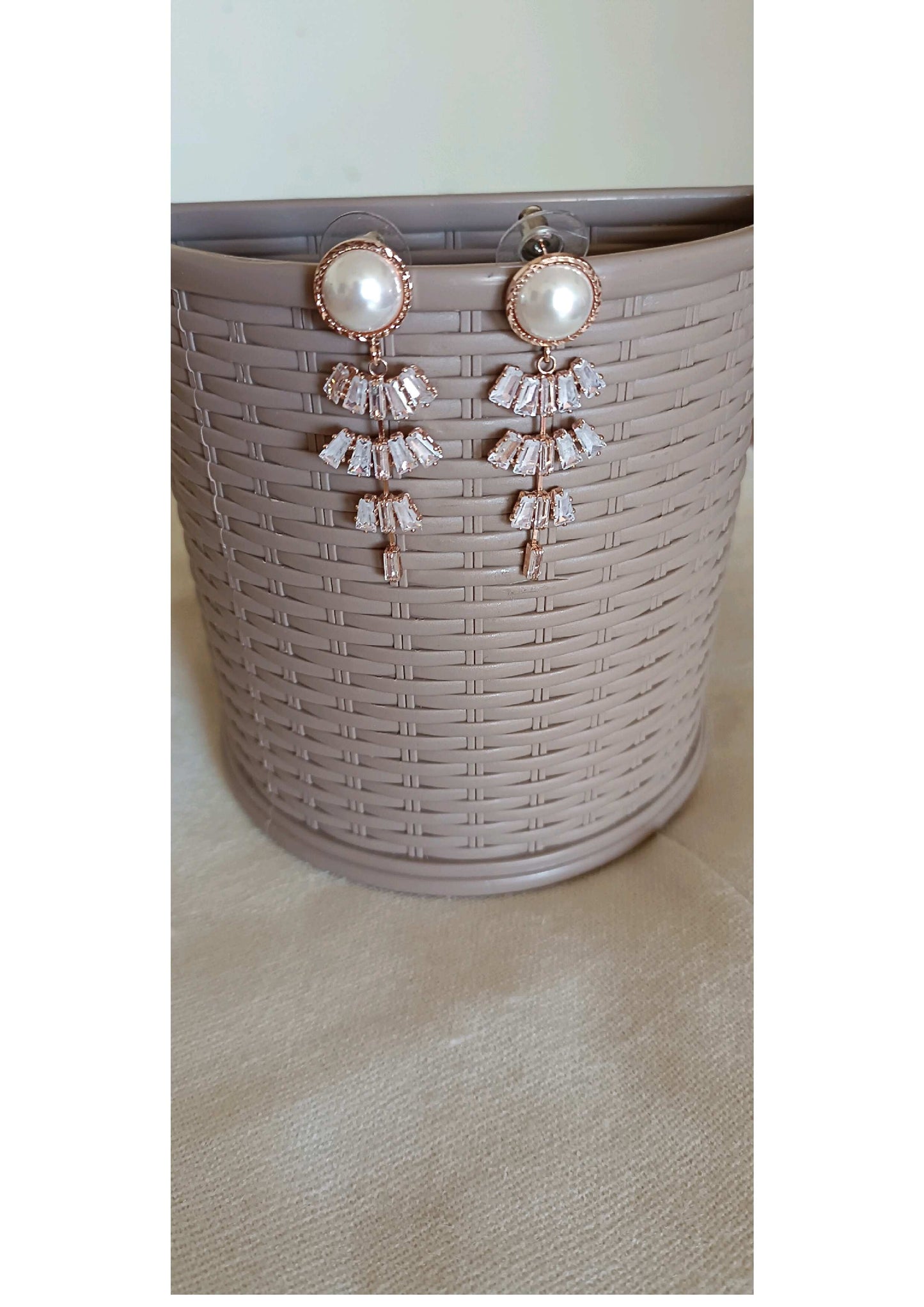 ROSE GOLD AMERICAN DIAMOND PEARL DANGLER EARRINGS