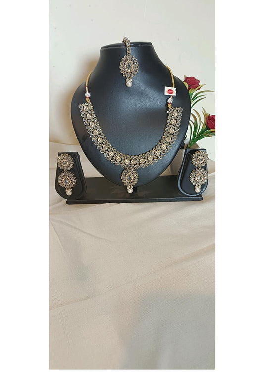 PEARL AMERICAN DIAMOND ETHNIC NECKLACE SET