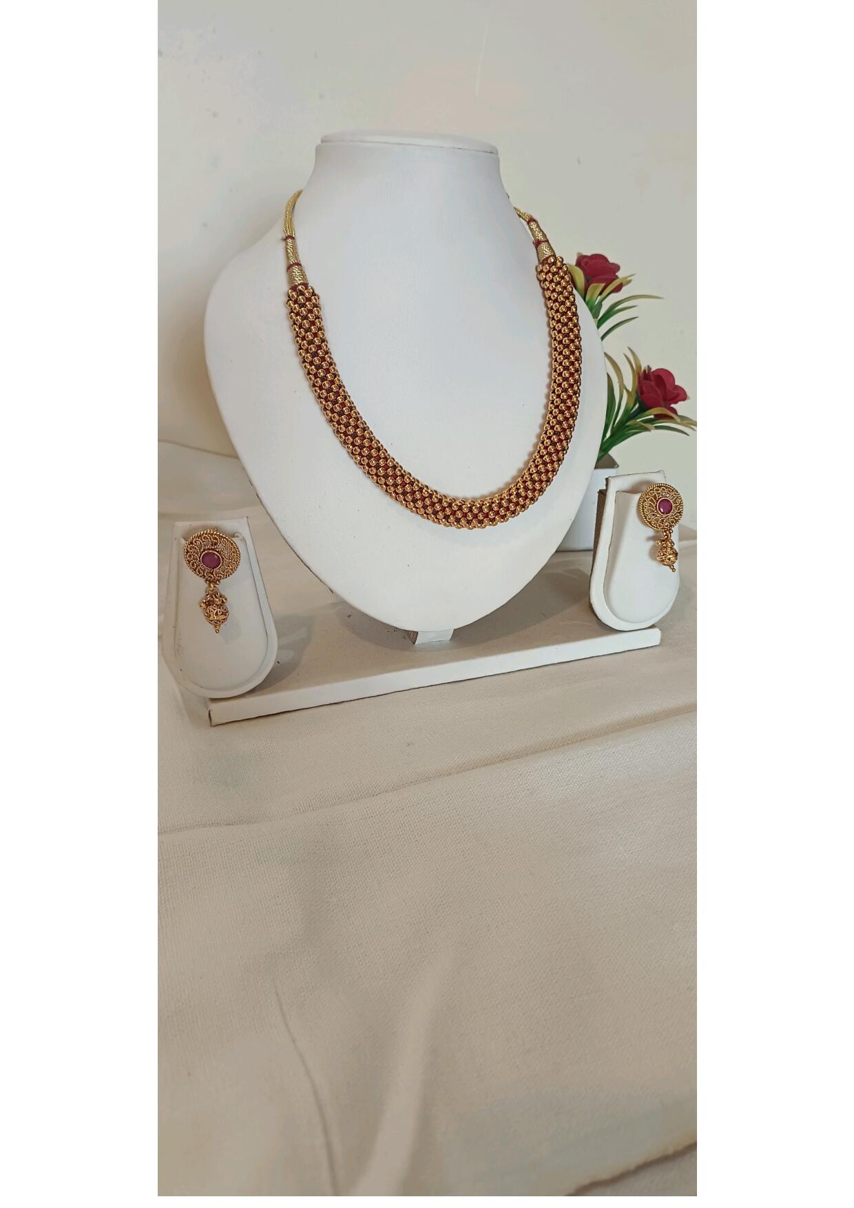 GOLDEN SOUTH INDIAN ETHNIC NECKLACE SET